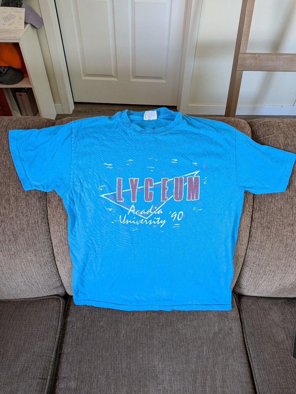 1990 Acadia University T-shirt (Unisex Large)